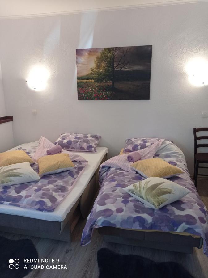 Studio Apartman Sonja Оточац Екстер'єр фото
