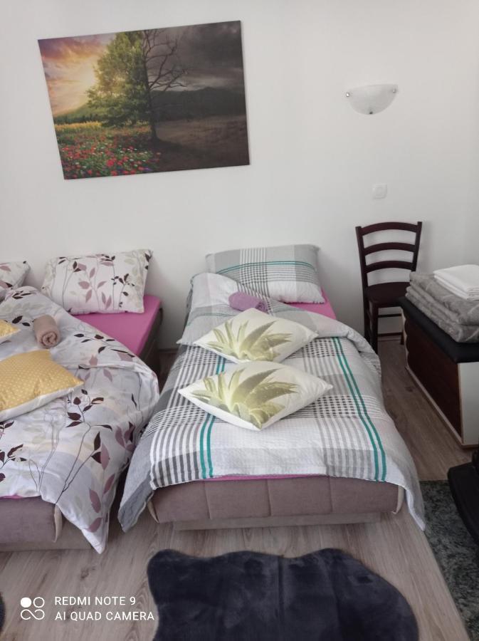 Studio Apartman Sonja Оточац Екстер'єр фото